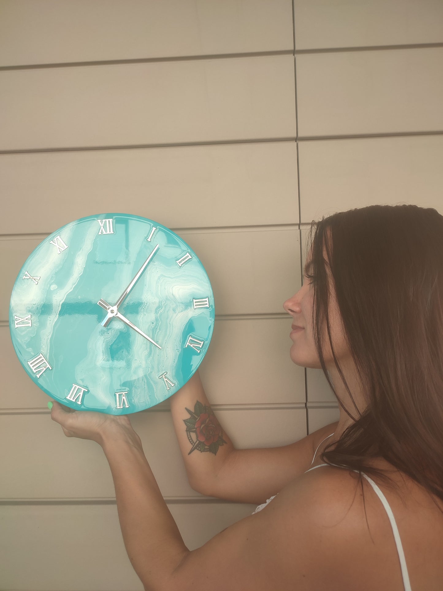 Orologio Da Parete in Legno Resina effetto Marmo color Tiffany 30 cm di diametro.