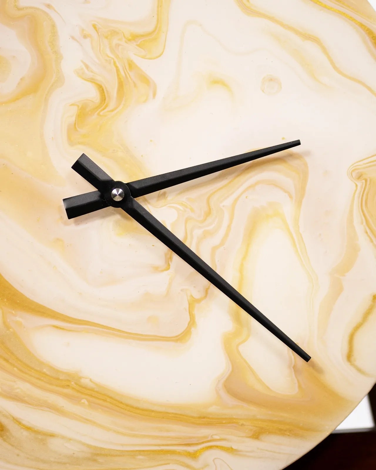 Orologio da Parete in Legno Resina Bianco Oro 30 cm di diametro