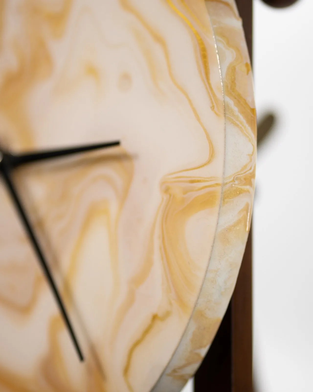 Orologio da Parete in Legno Resina Bianco Oro 30 cm di diametro