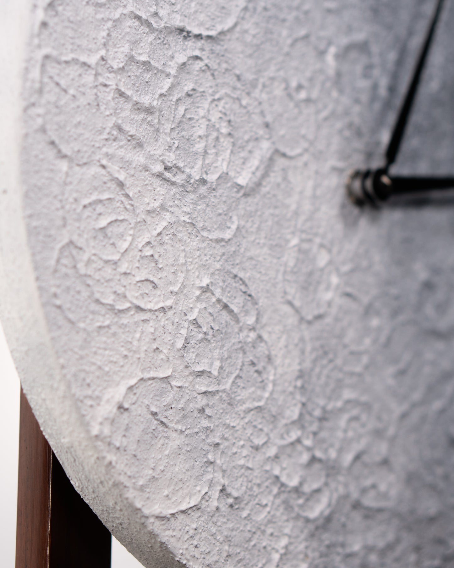 Orologio Da Parete in Legno Gesso effetto Luna 30 cm di diametro