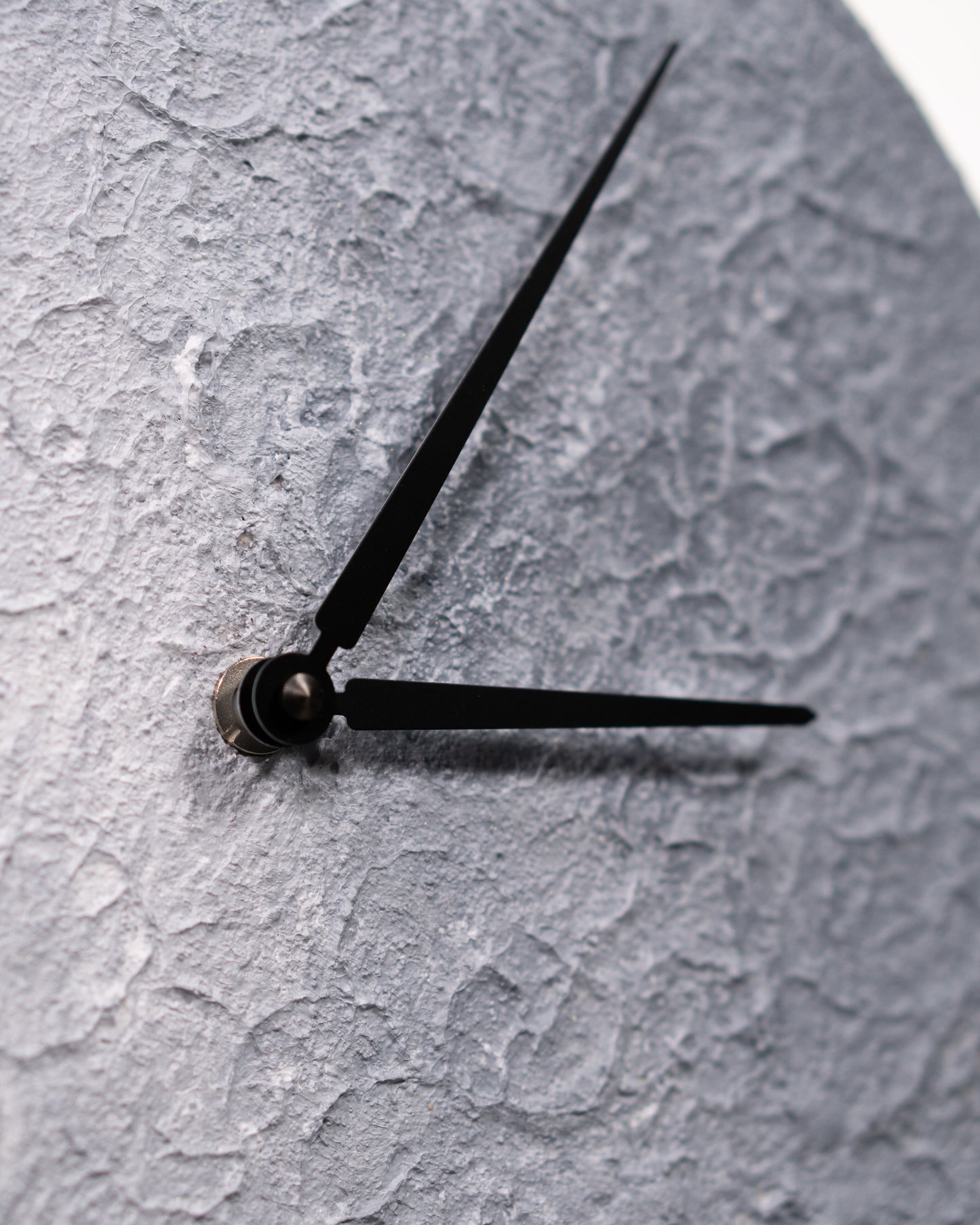 Orologio Da Parete in Legno Gesso effetto Luna 30 cm di diametro