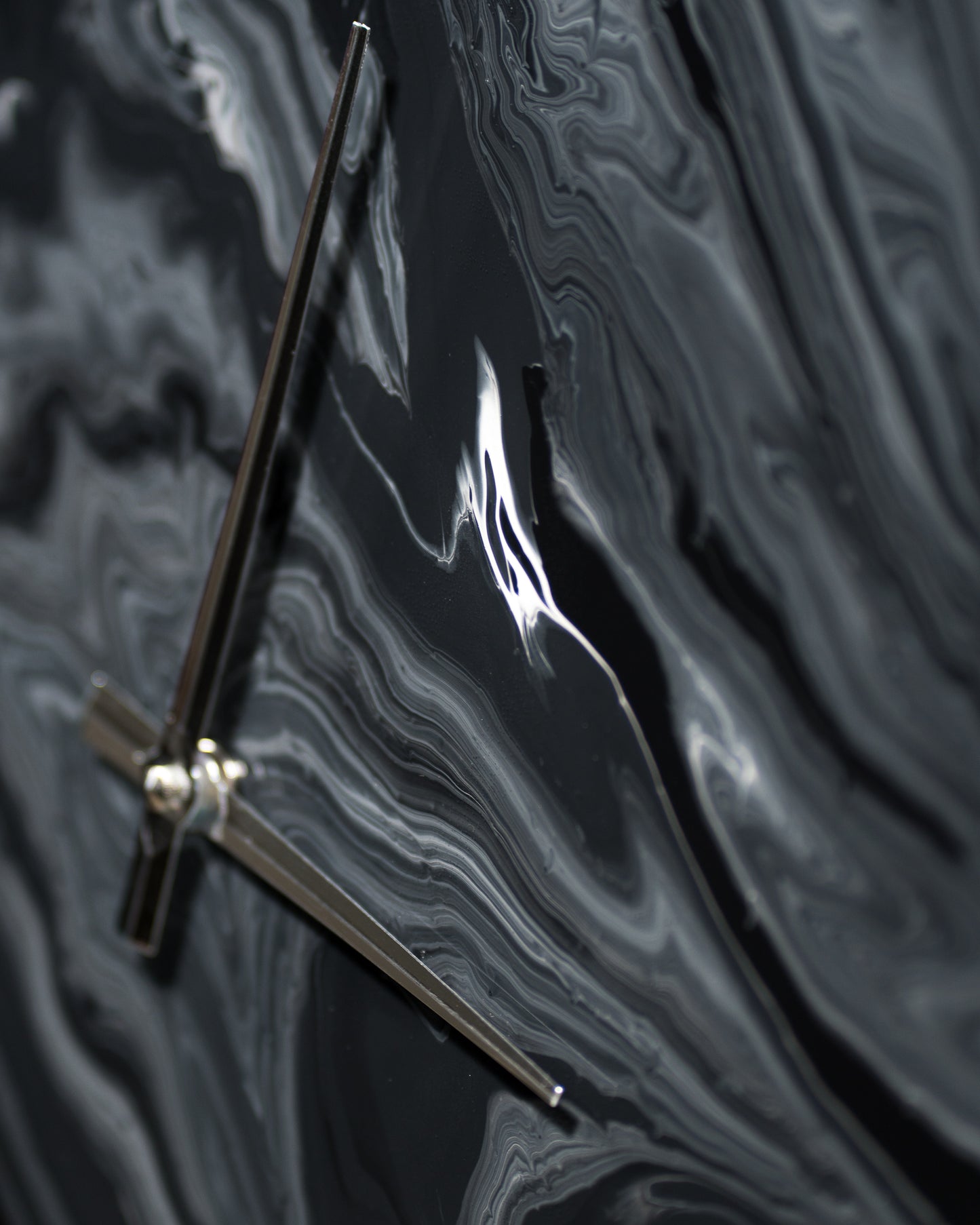 Orologio da Parete in Legno Resina effetto Marmo Nero 40 x 40 cm