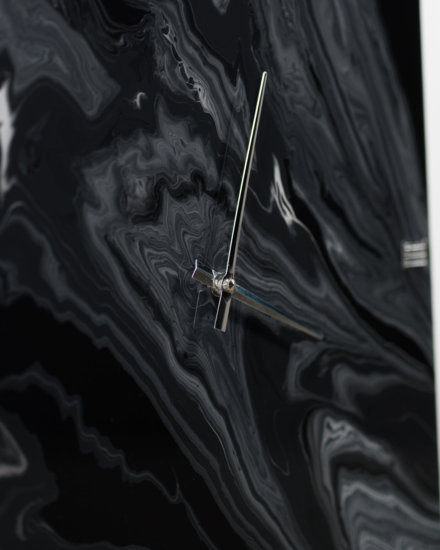 Orologio da Parete in Legno Resina effetto Marmo Nero 40 x 40 cm