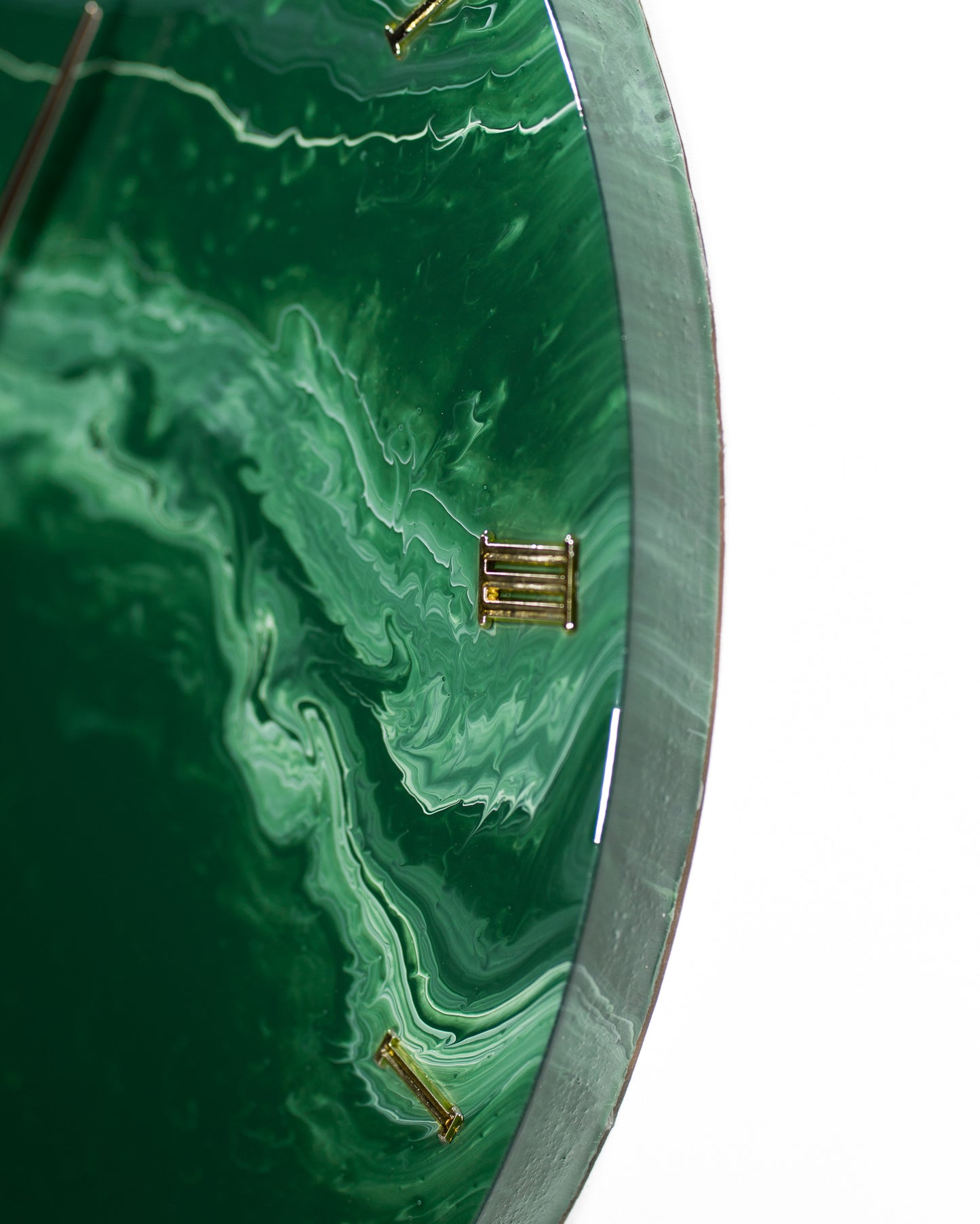 Orologio da Parete in Resina effetto Marmo Verde Alpi Base in legno 40 cm di diametro.