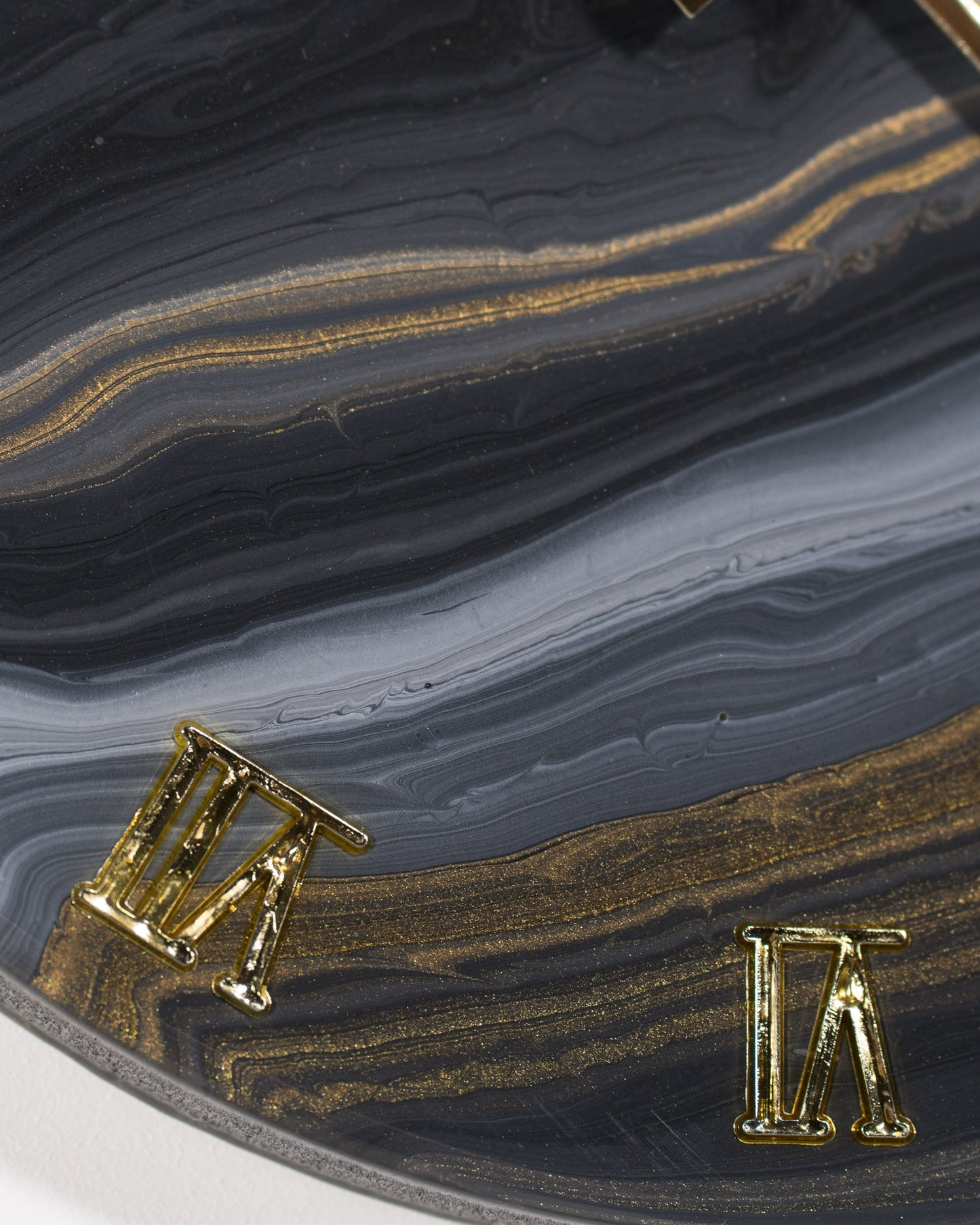 Orologio da Parete in Legno Resina effetto Marmo Nero e Oro 30 cm di diametro