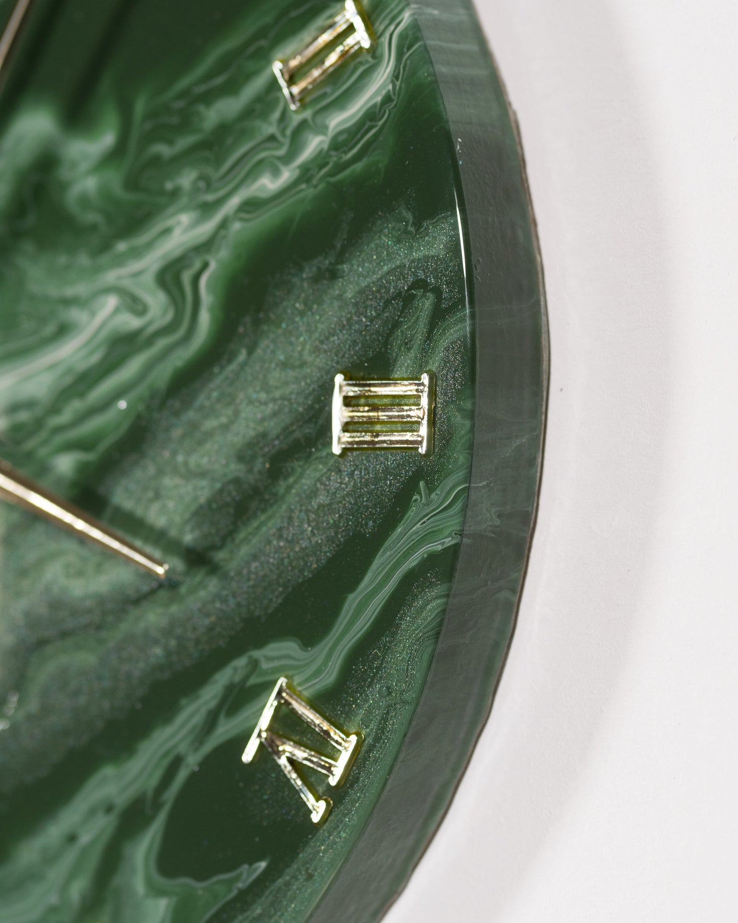 Orologio da Parete in Legno Resina effetto Marmo Verde Alpi 30 cm di diametro