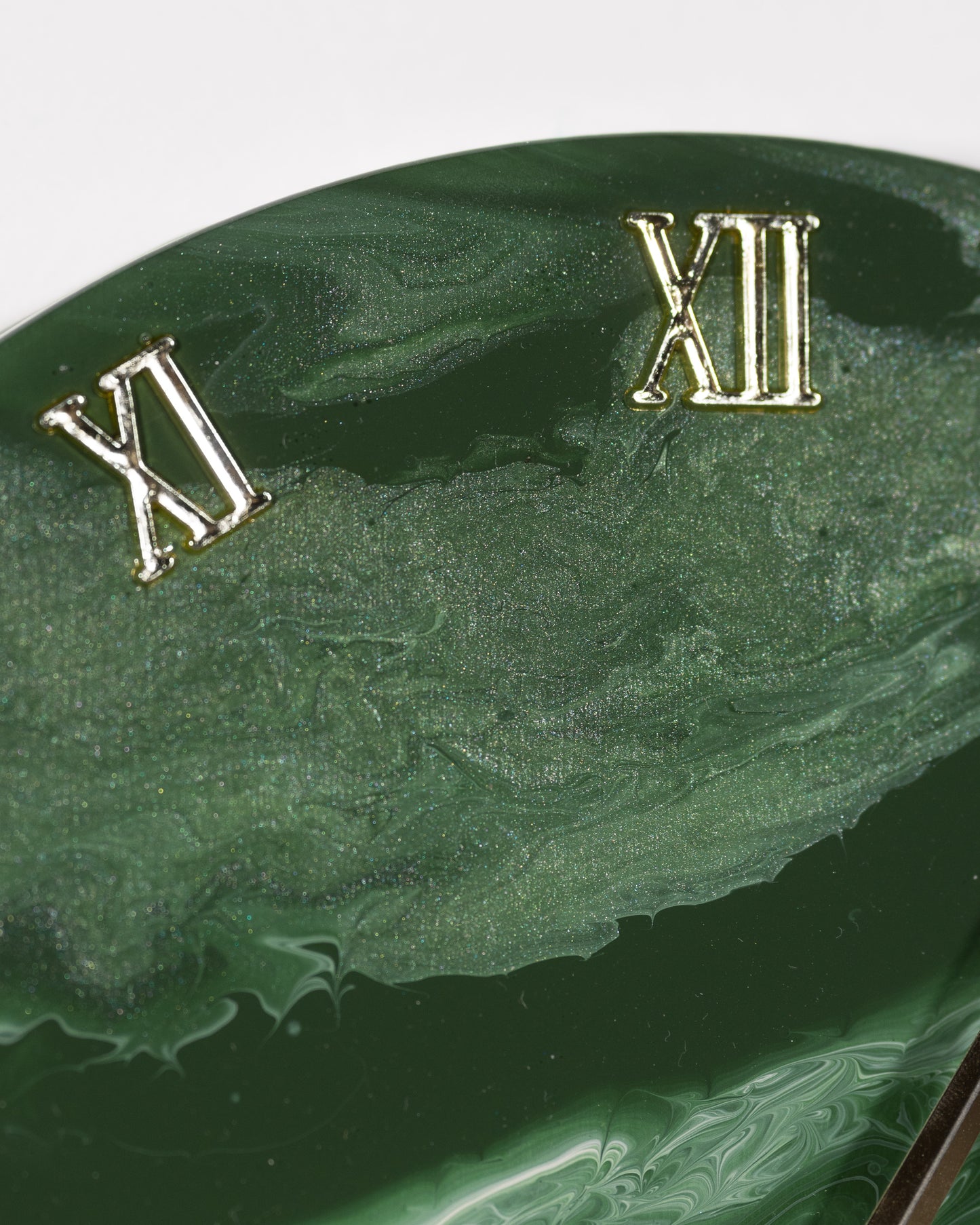 Orologio da Parete in Legno Resina effetto Marmo Verde Alpi 30 cm di diametro