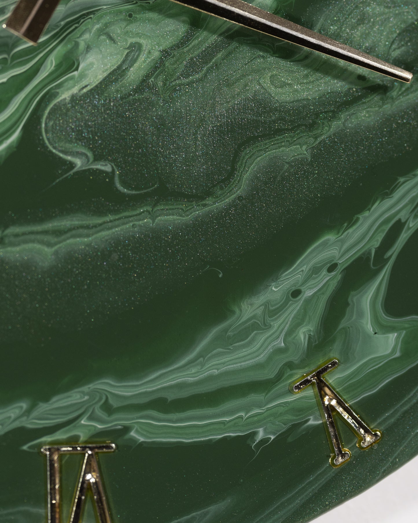 Orologio da Parete in Legno Resina effetto Marmo Verde Alpi 30 cm di diametro