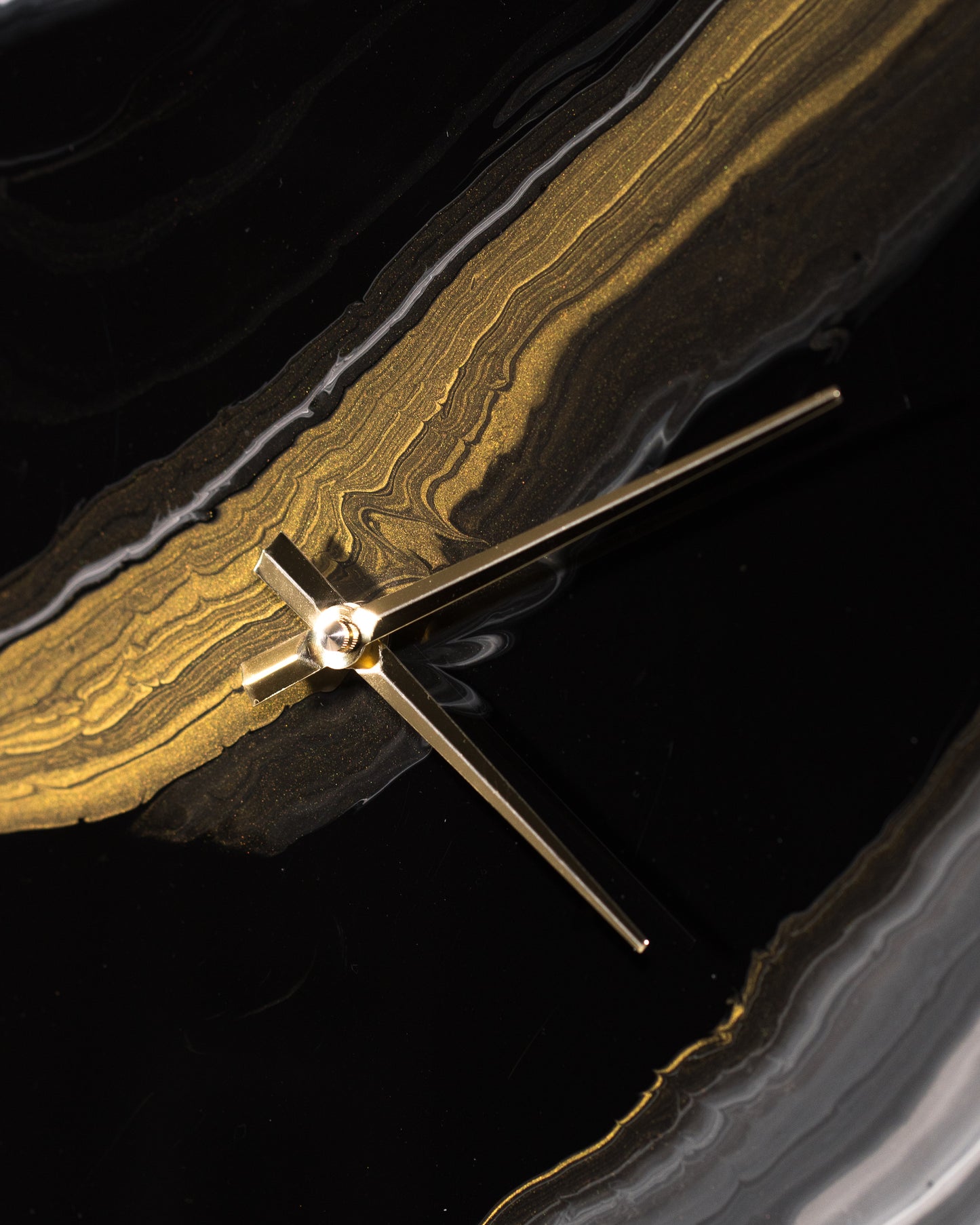Orologio da Parete in Legno Resina effetto Marmo Nero e Oro Base in legno 40 cm di diametro