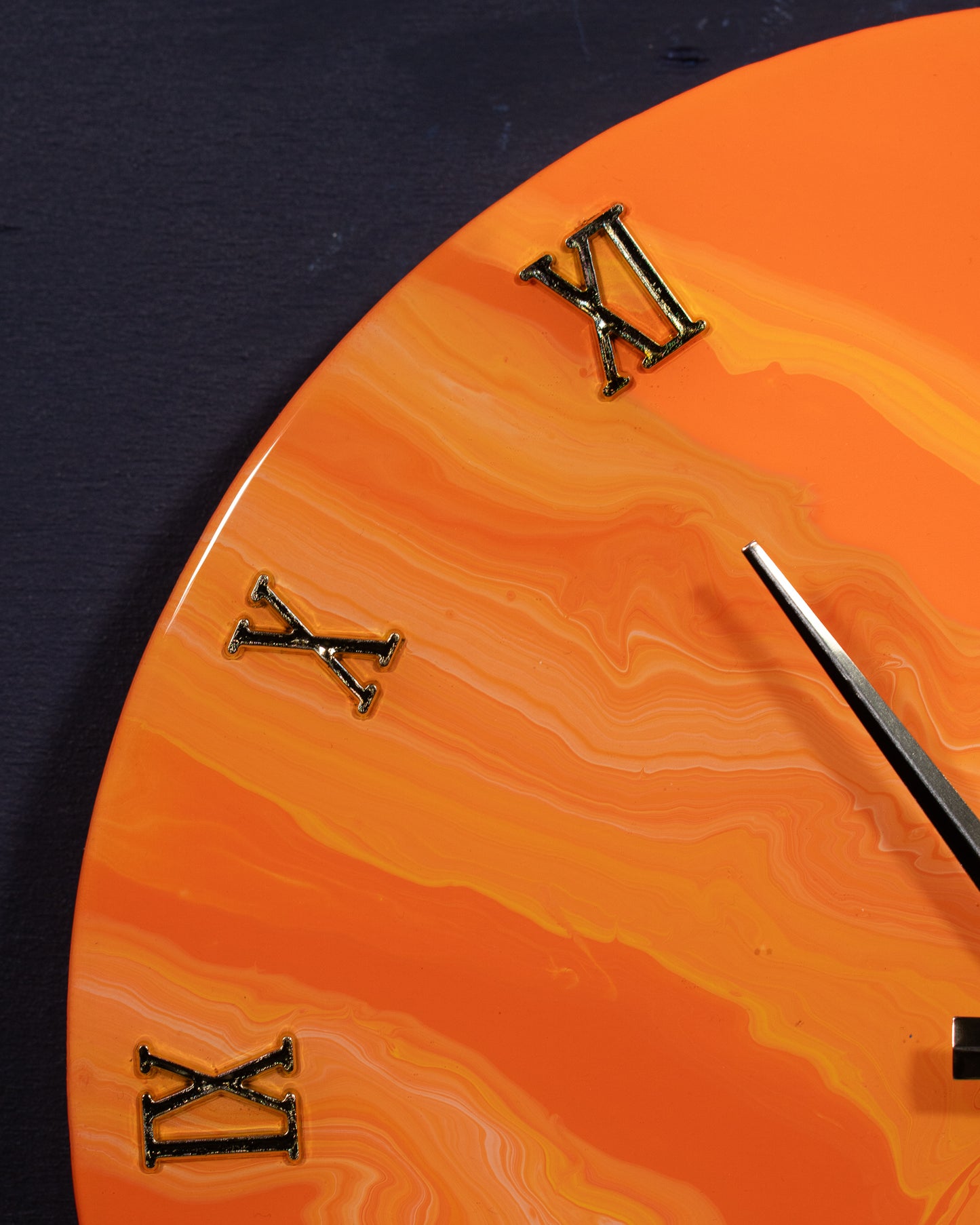 Orologio da Parete in Legno Resina Arancione 30 cm di diametro