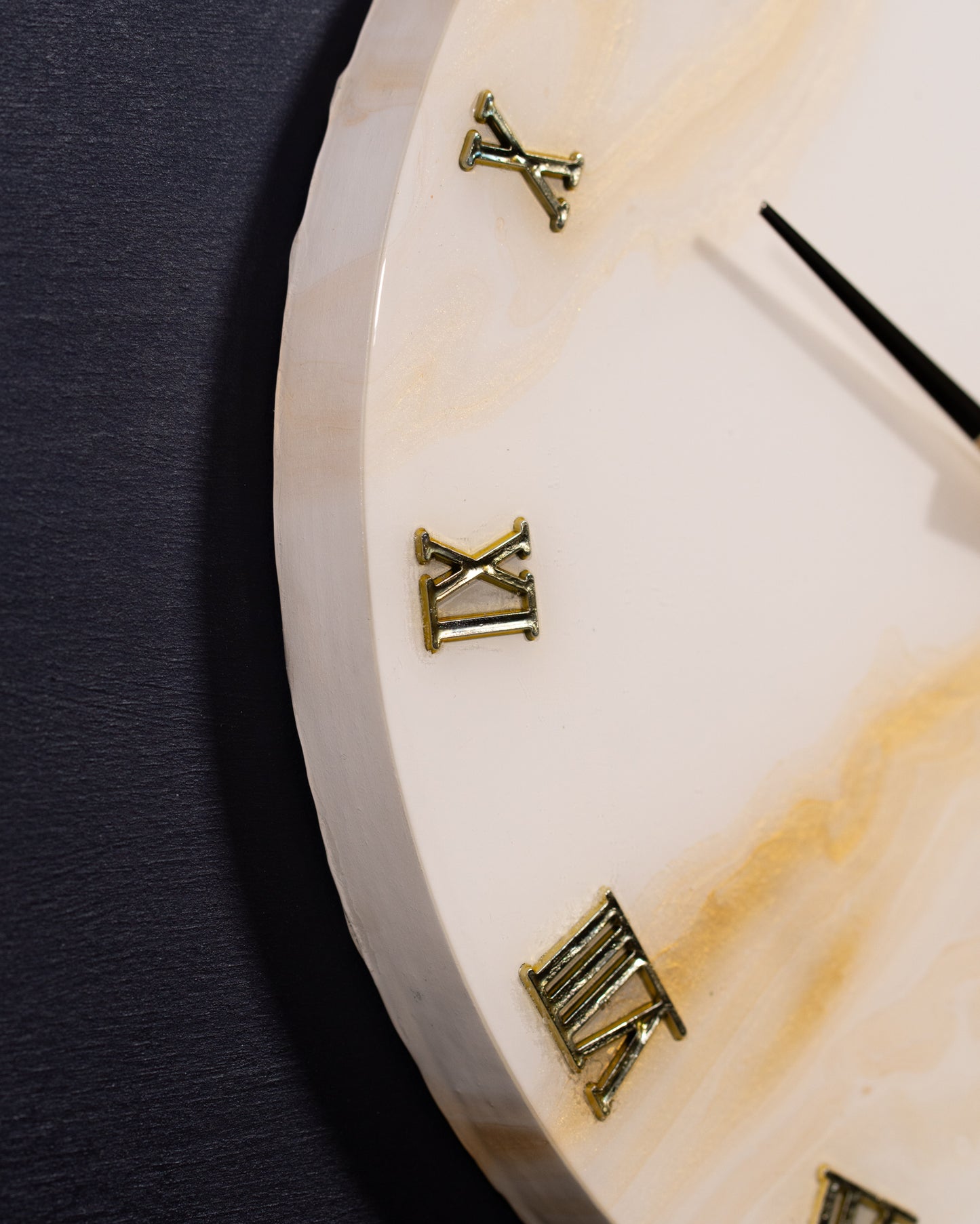 Orologio da Parete in Legno Resina Bianco Oro 30 cm di diametro