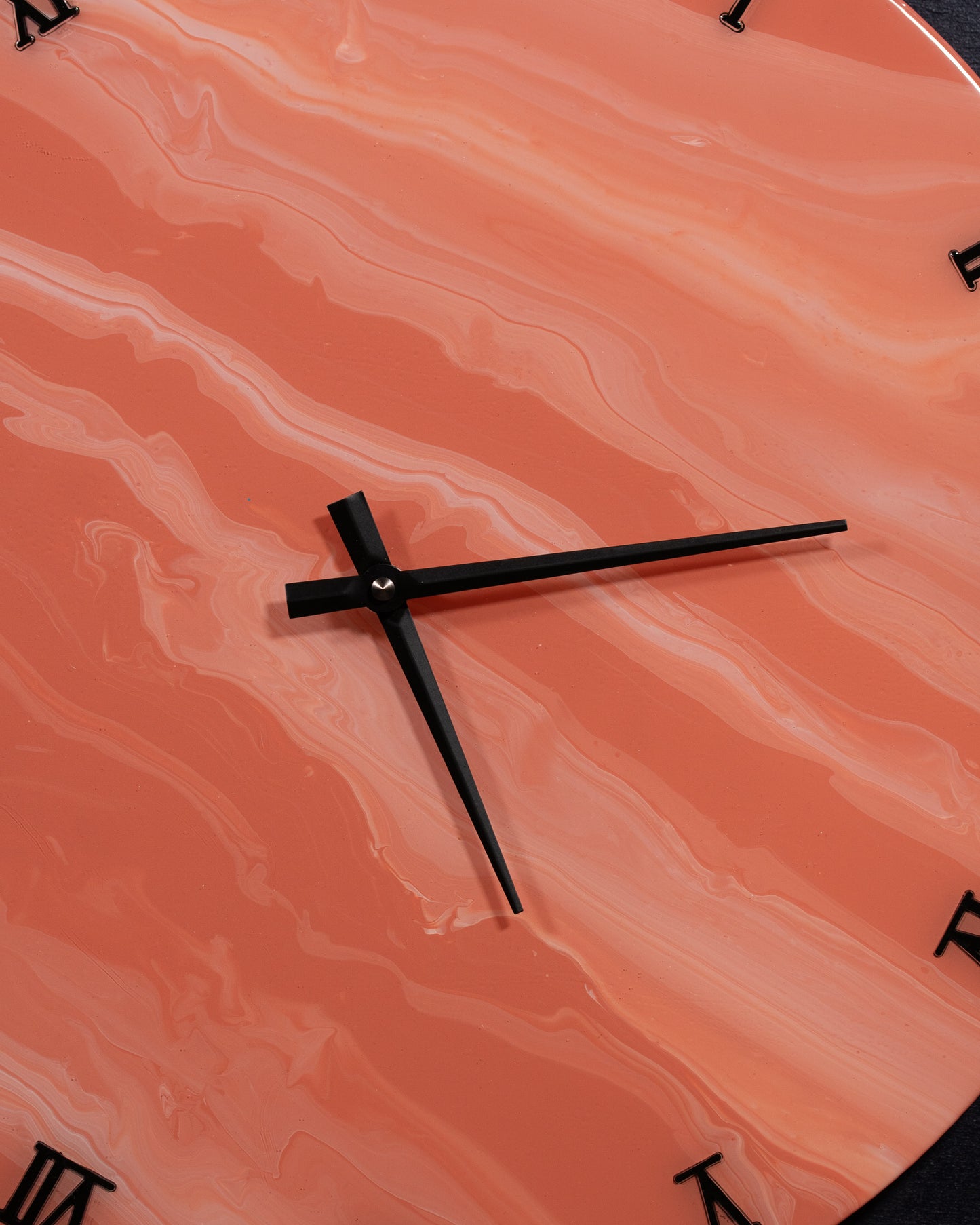 Orologio Da Parete in Resina Circolare – Effetto Marmo Rosa di Venezia