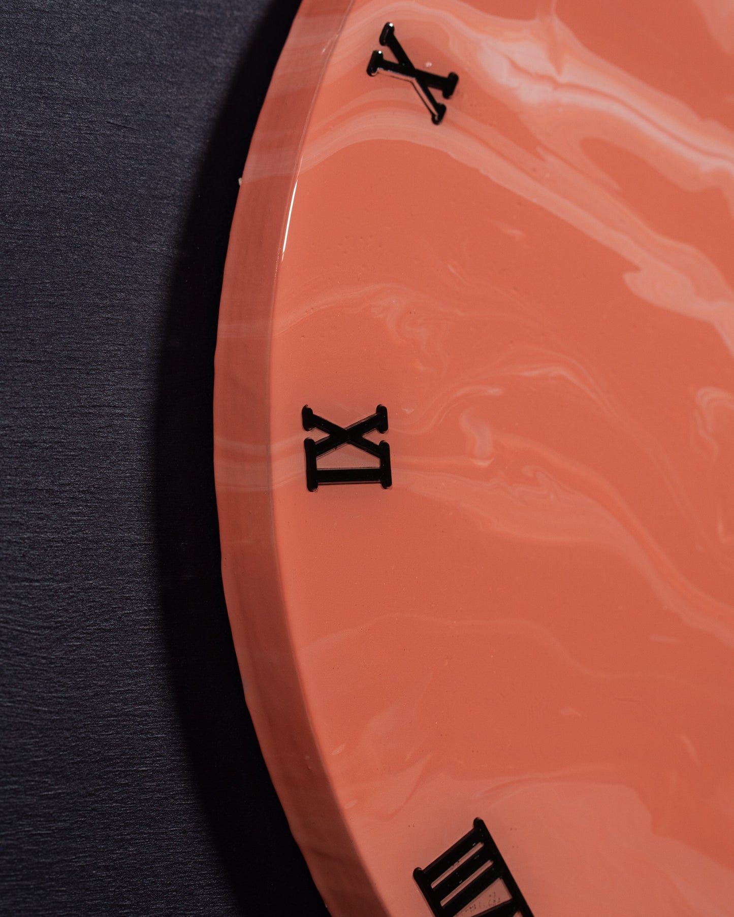 Orologio Da Parete in Resina Circolare – Effetto Marmo Rosa di Venezia