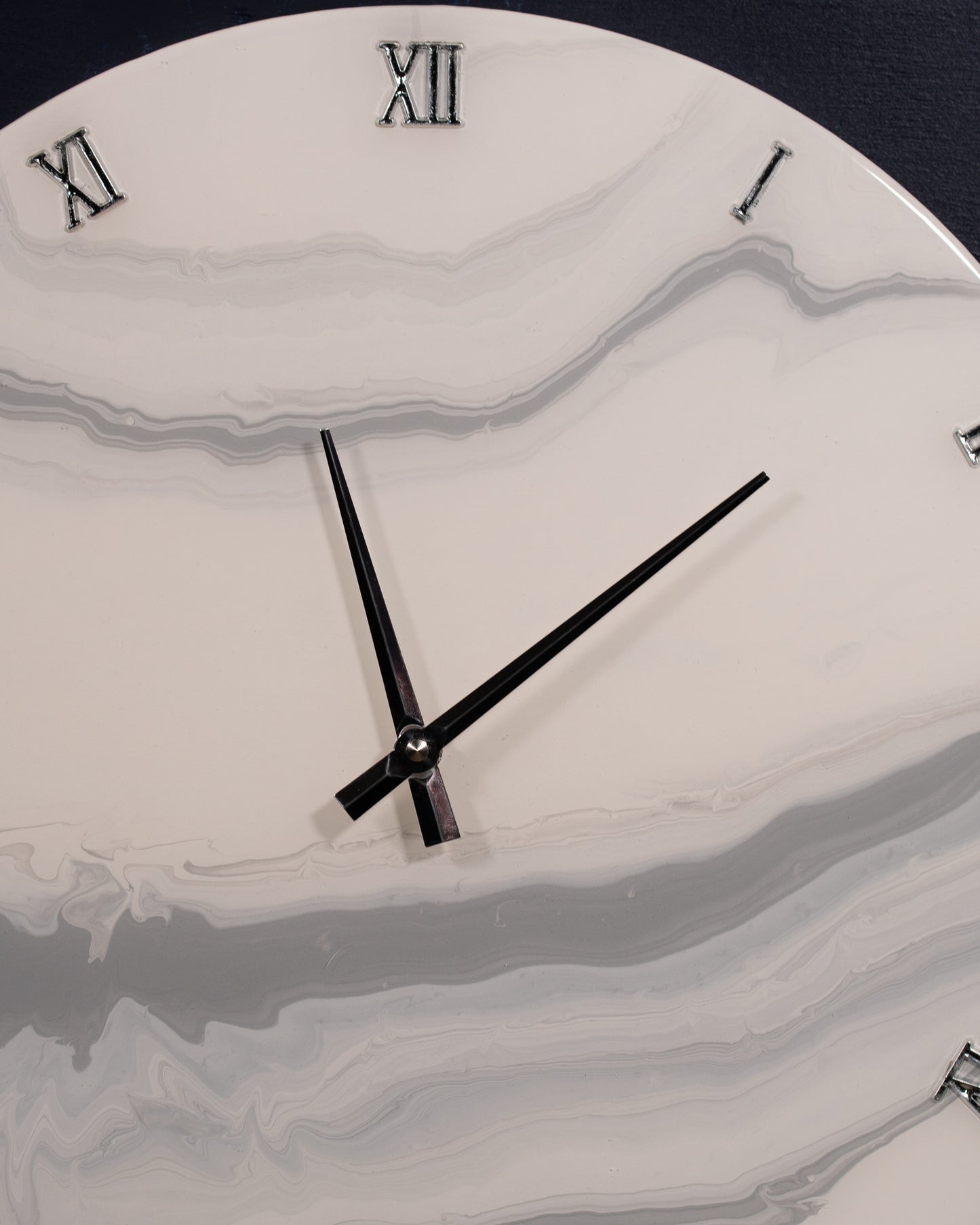 Orologio da Parete in Legno Resina effetto Marmo Carrara 40 cm di diametro
