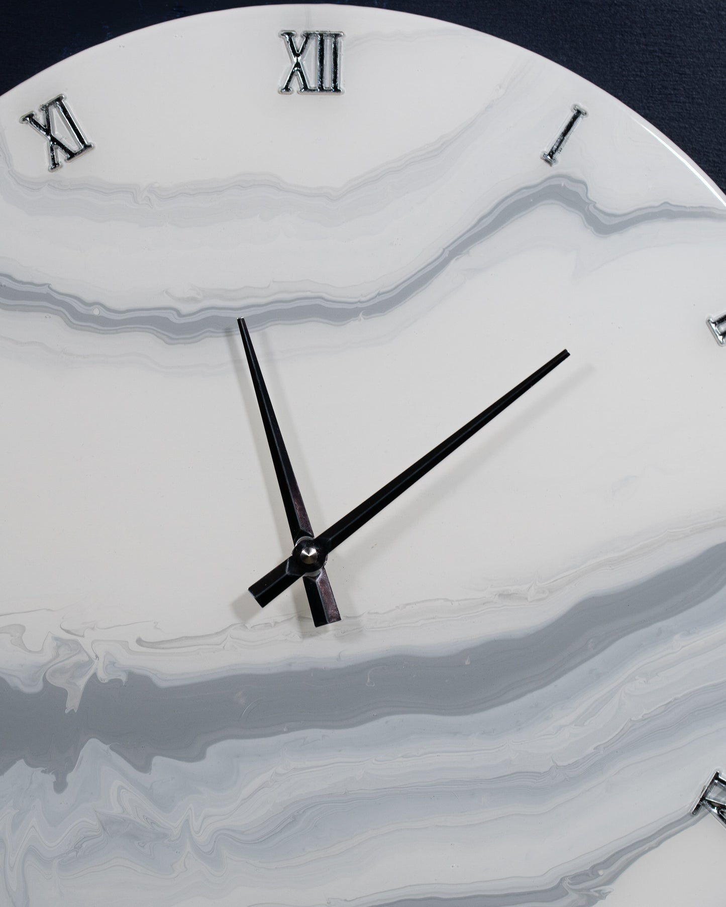 Orologio Da Parete in Resina Circolare – Effetto Marmo Carrara