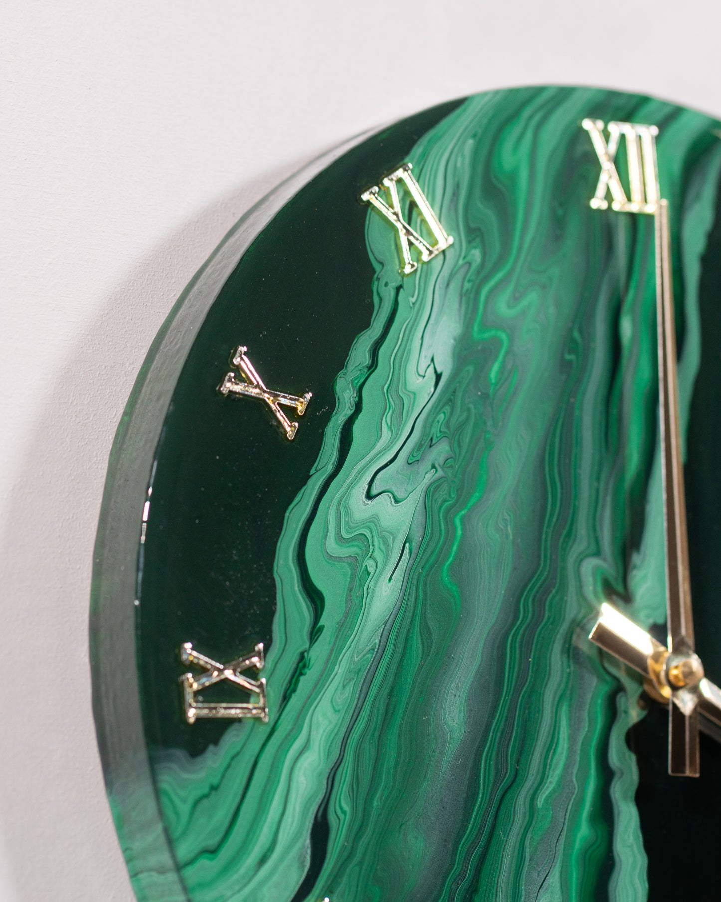 Orologio Da Parete in Resina Circolare – Marmo Verde Alpi