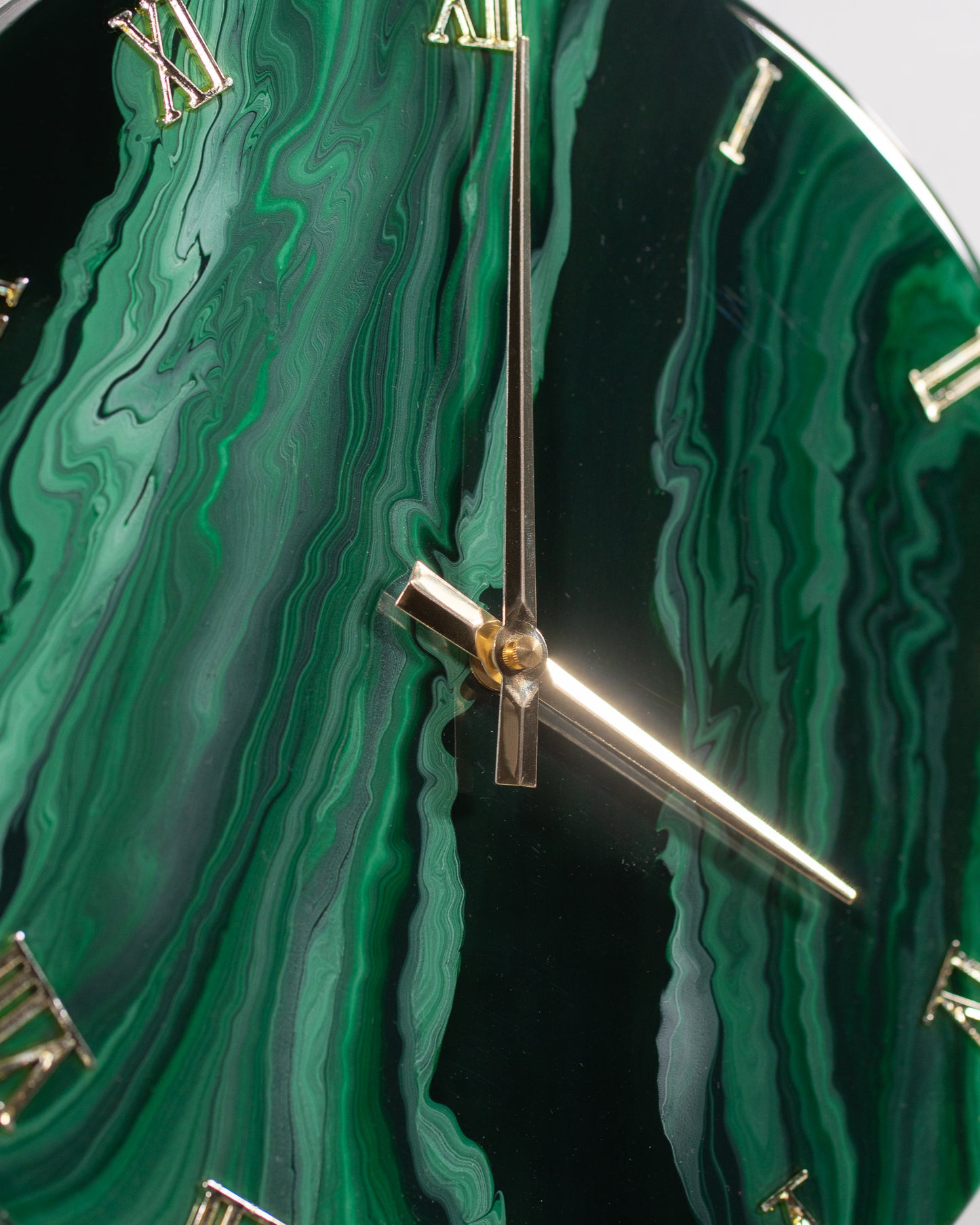 Orologio Da Parete in Resina Circolare – Marmo Verde Alpi