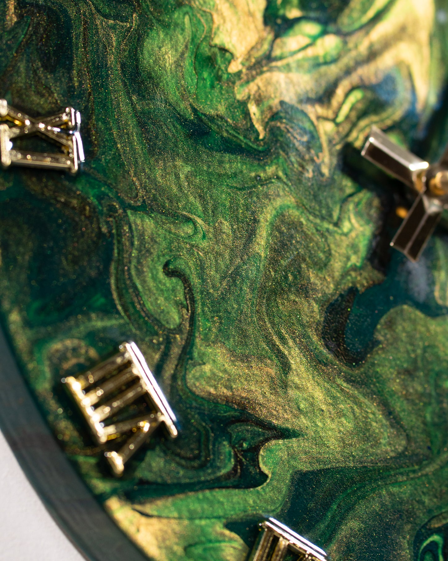 Orologio da Parete in Legno Resina effetto Marmo Verde e Oro 30 cm di diametro