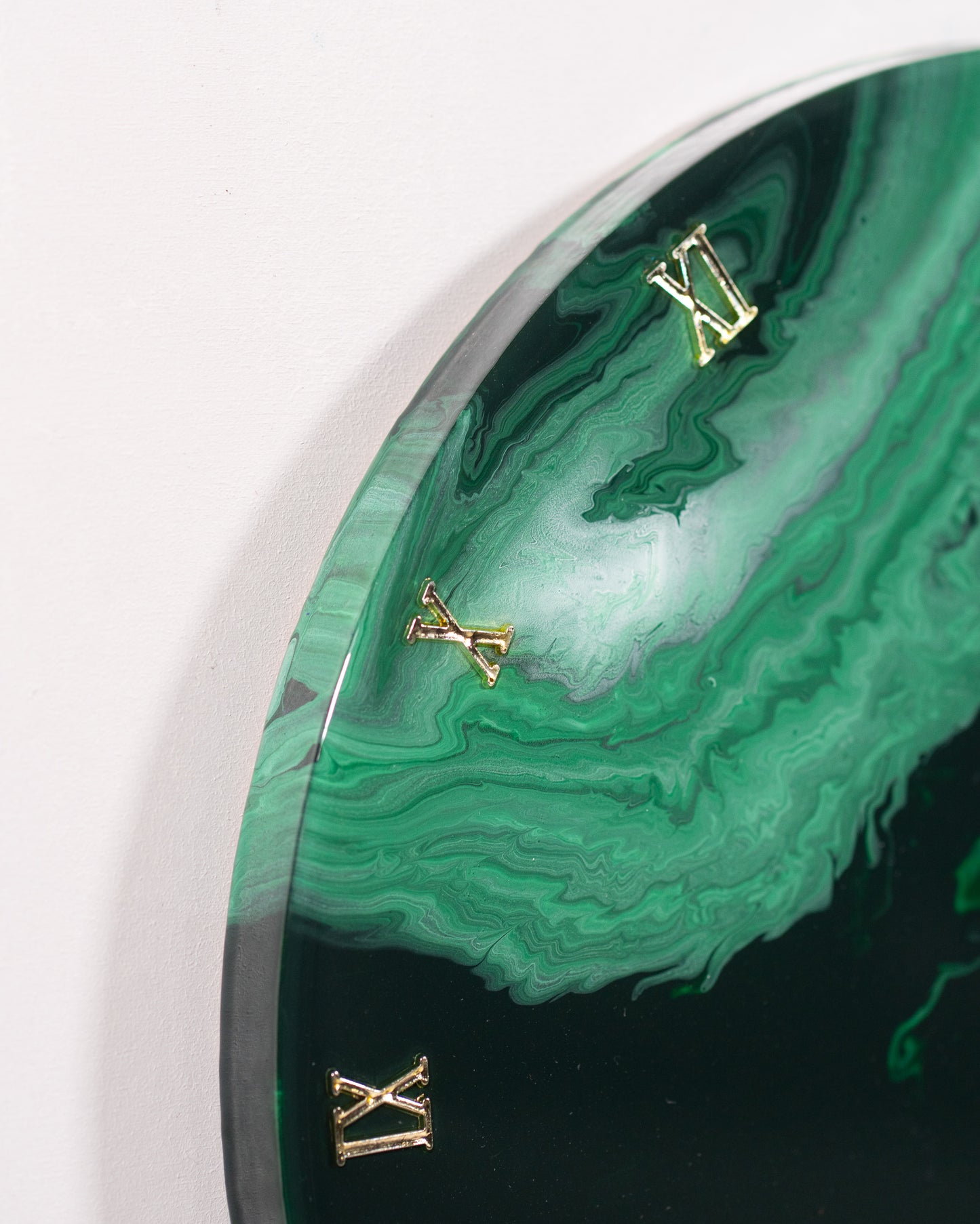 Orologio Da Parete in Resina Circolare – Marmo Verde Alpi