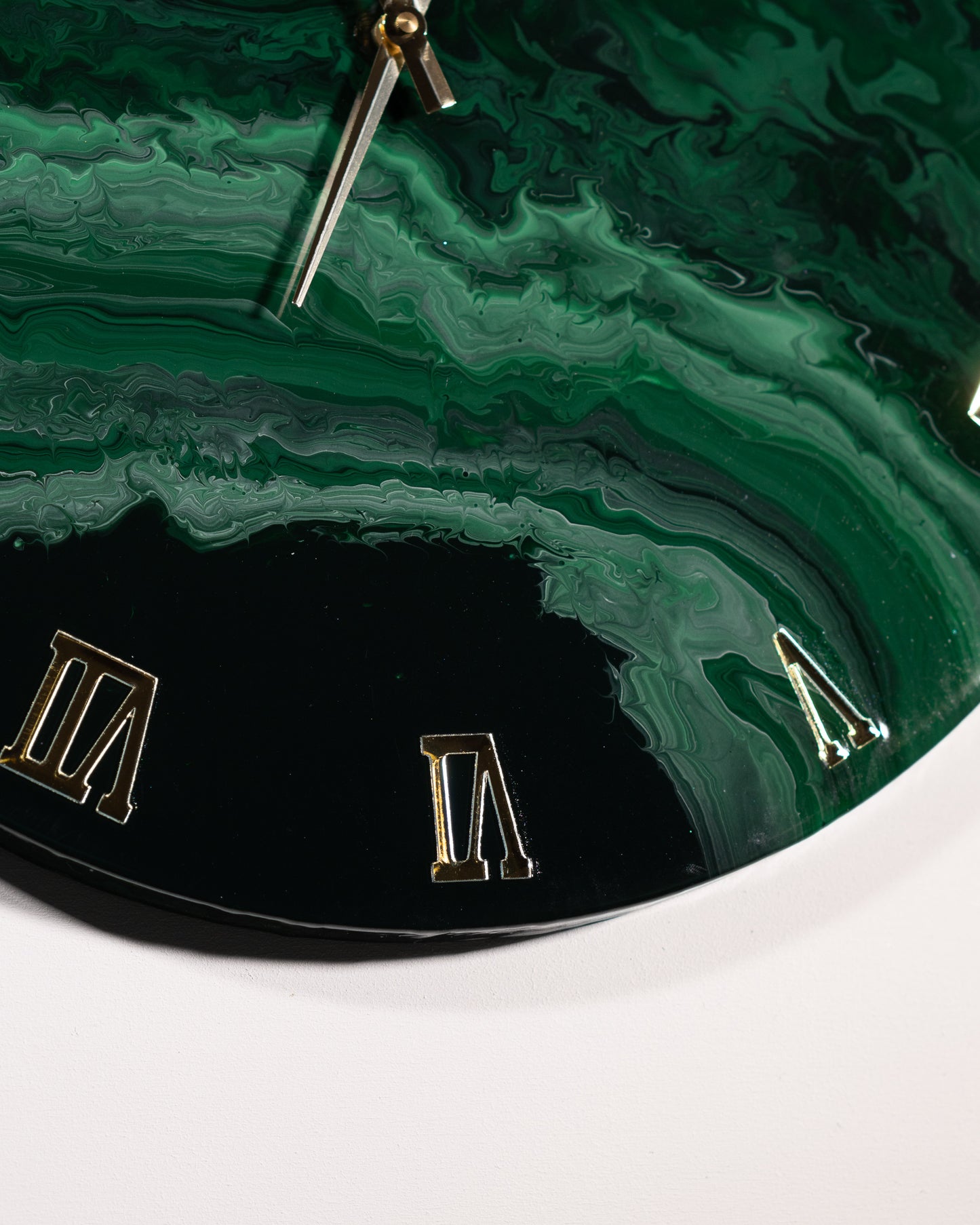 Orologio da Parete in Legno Resina effetto Marmo Verde Alpi 50 cm di diametro