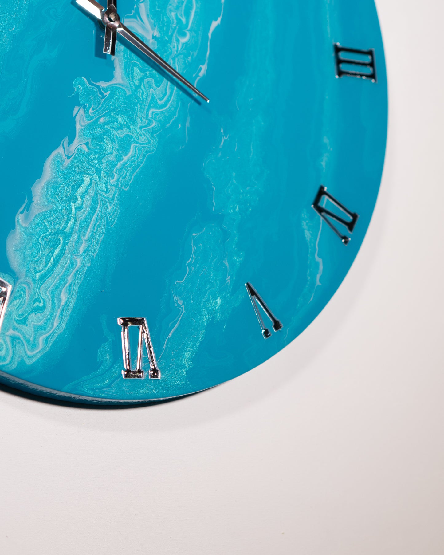 Orologio Da Parete in Legno Resina effetto Marmo Azzurro 50 cm di diametro.