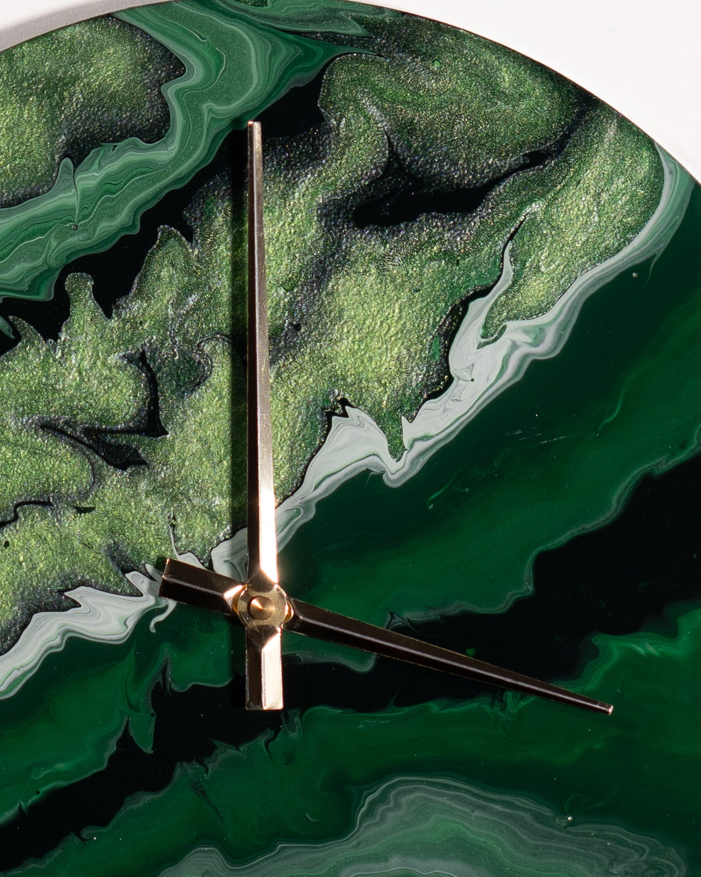 Orologio da Parete in Legno Resina effetto Marmo Verde Alpi 30 cm di diametro