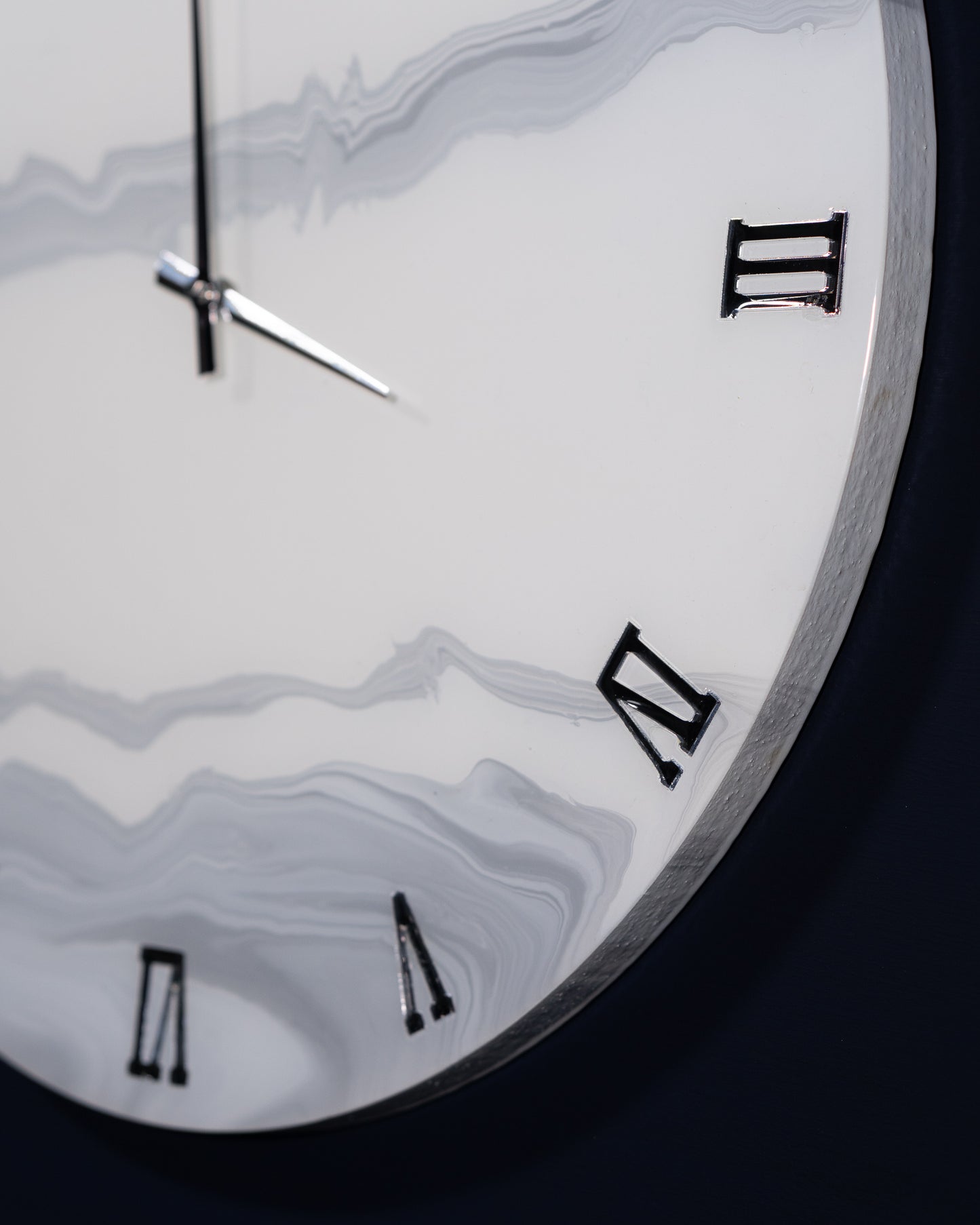 Orologio da Parete in Legno Resina effetto Marmo Carrara 50 cm di diametro