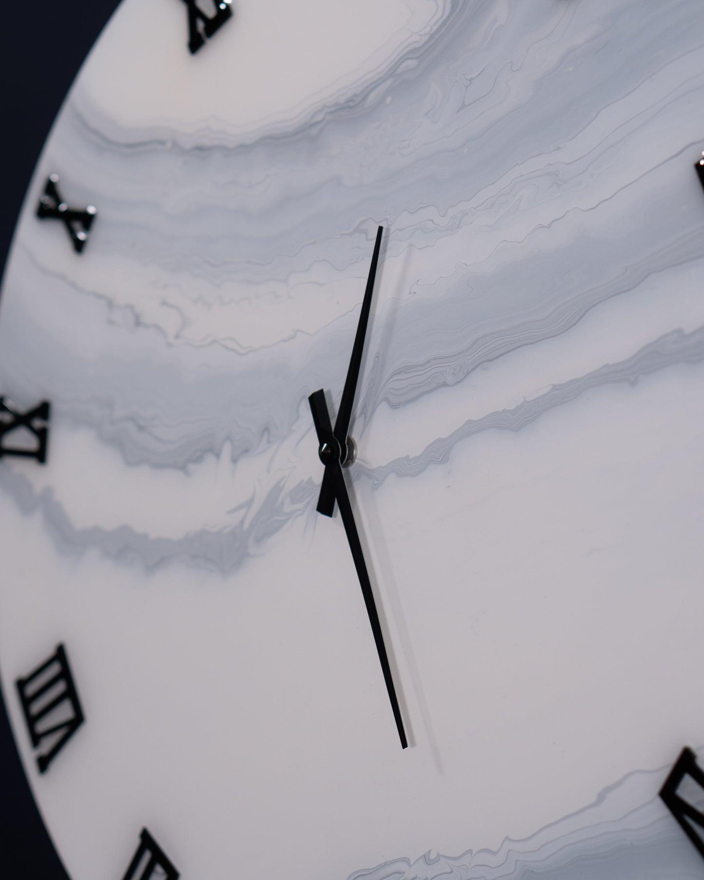 Orologio da Parete in Legno Resina effetto Marmo Carrara 50 cm di diametro