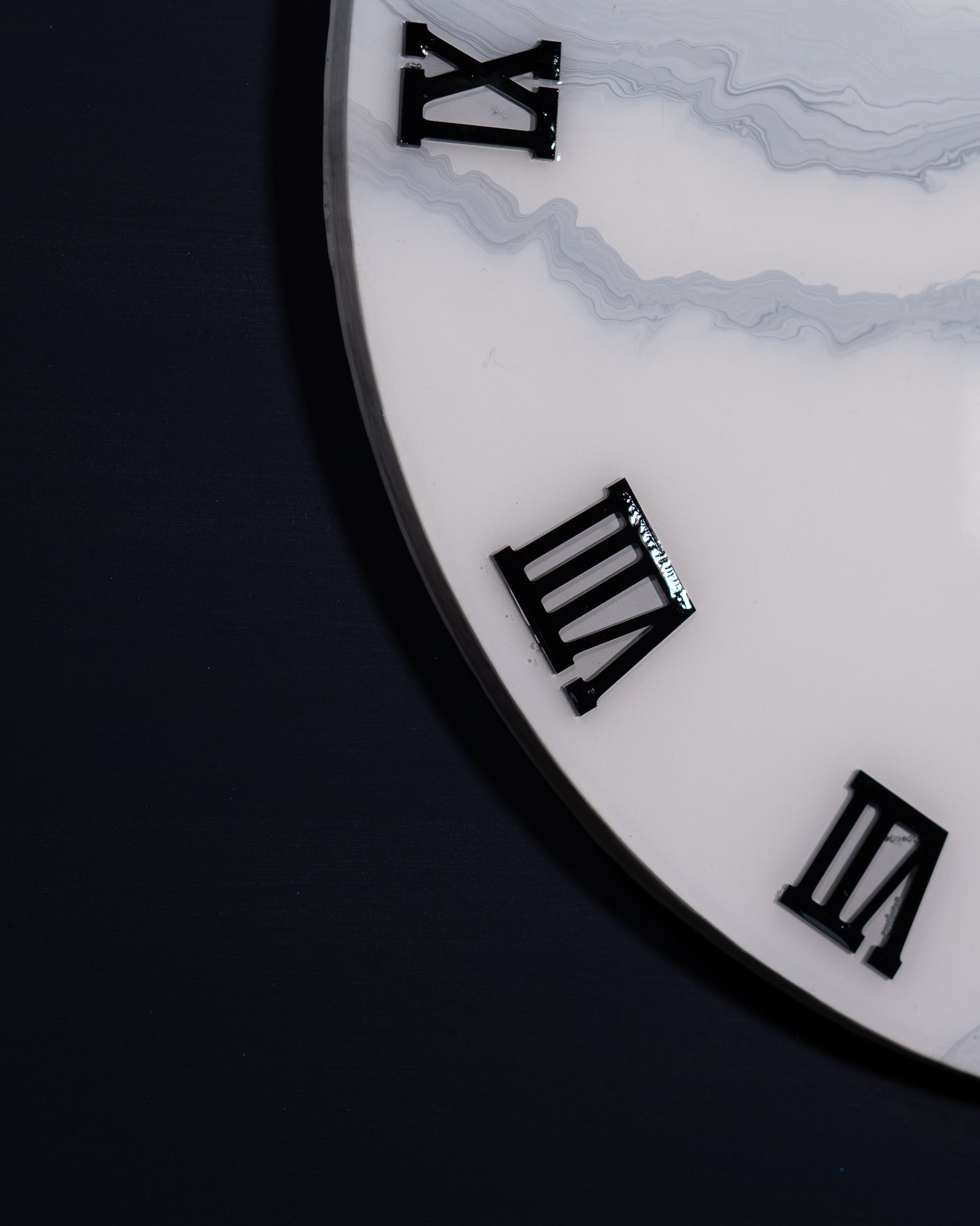 Orologio da Parete in Legno Resina effetto Marmo Carrara 50 cm di diametro