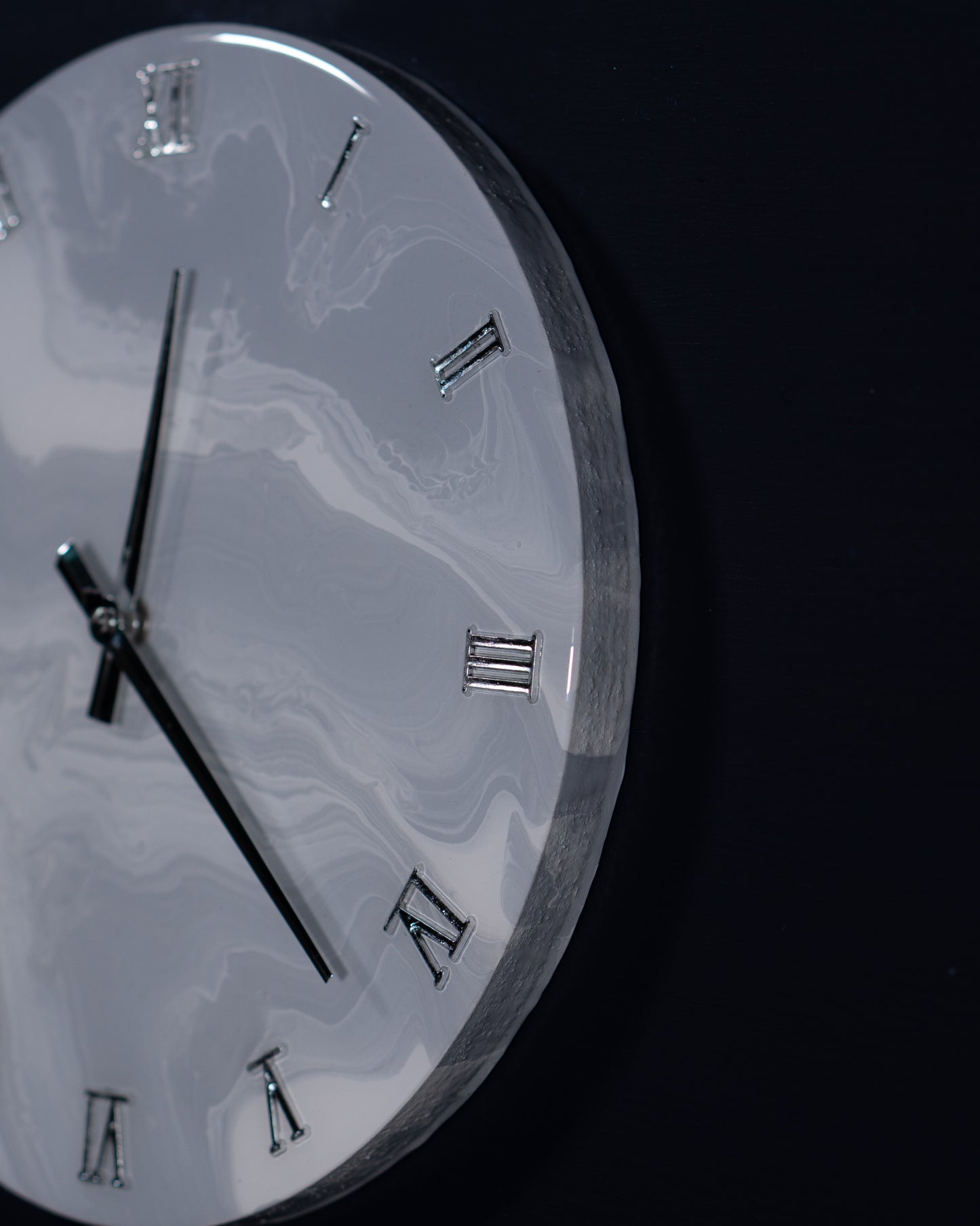 Orologio da Parete in Legno Resina effetto Marmo Grigio 30 cm di diametro