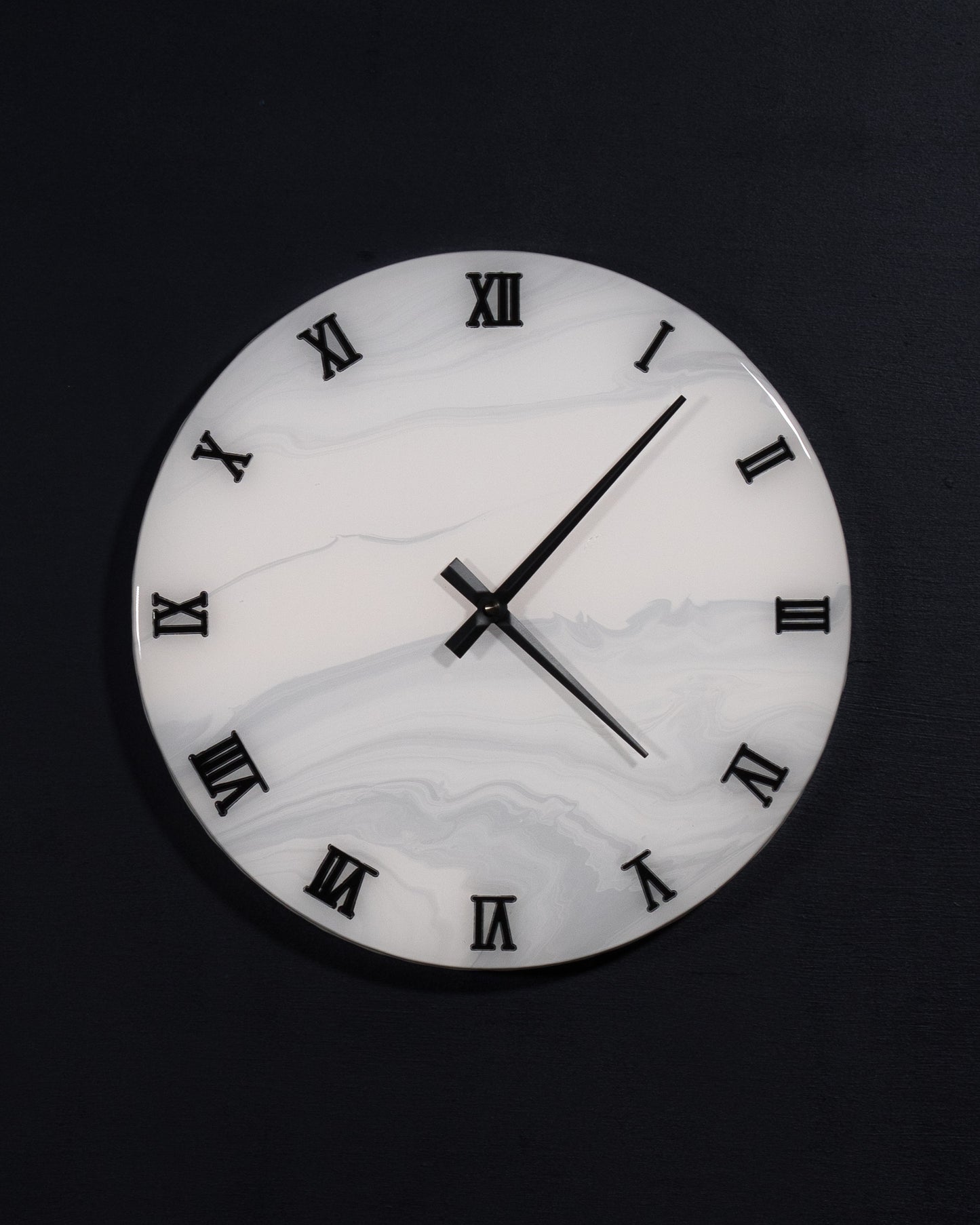 Orologio Da Parete in Legno Resina effetto Marmo Carrara 30 cm di diametro