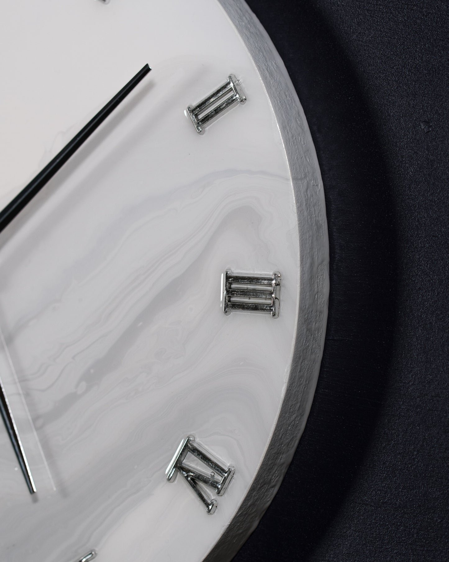 Orologio da Parete in Legno Resina effetto Marmo Carrara 30 cm di diametro