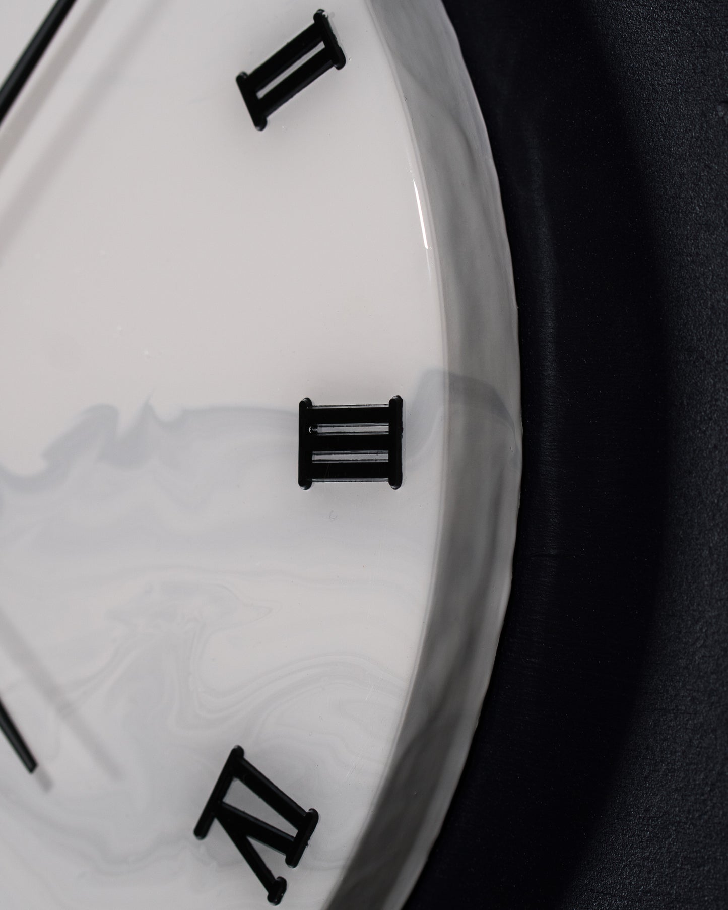 Orologio Da Parete in Legno Resina effetto Marmo Carrara 30 cm di diametro