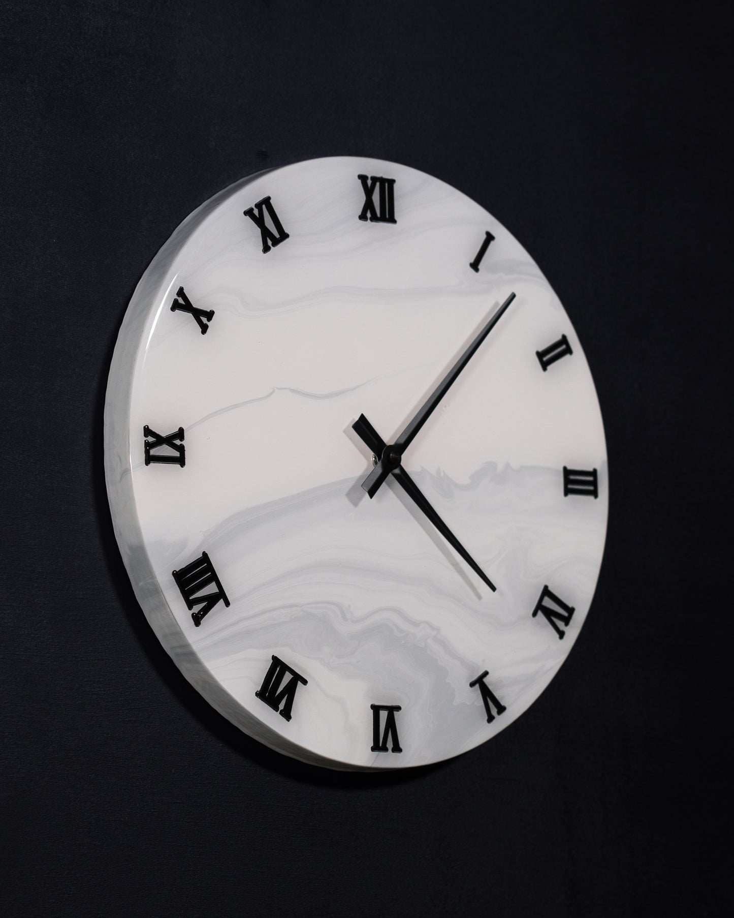 Orologio Da Parete in Legno Resina effetto Marmo Carrara 30 cm di diametro