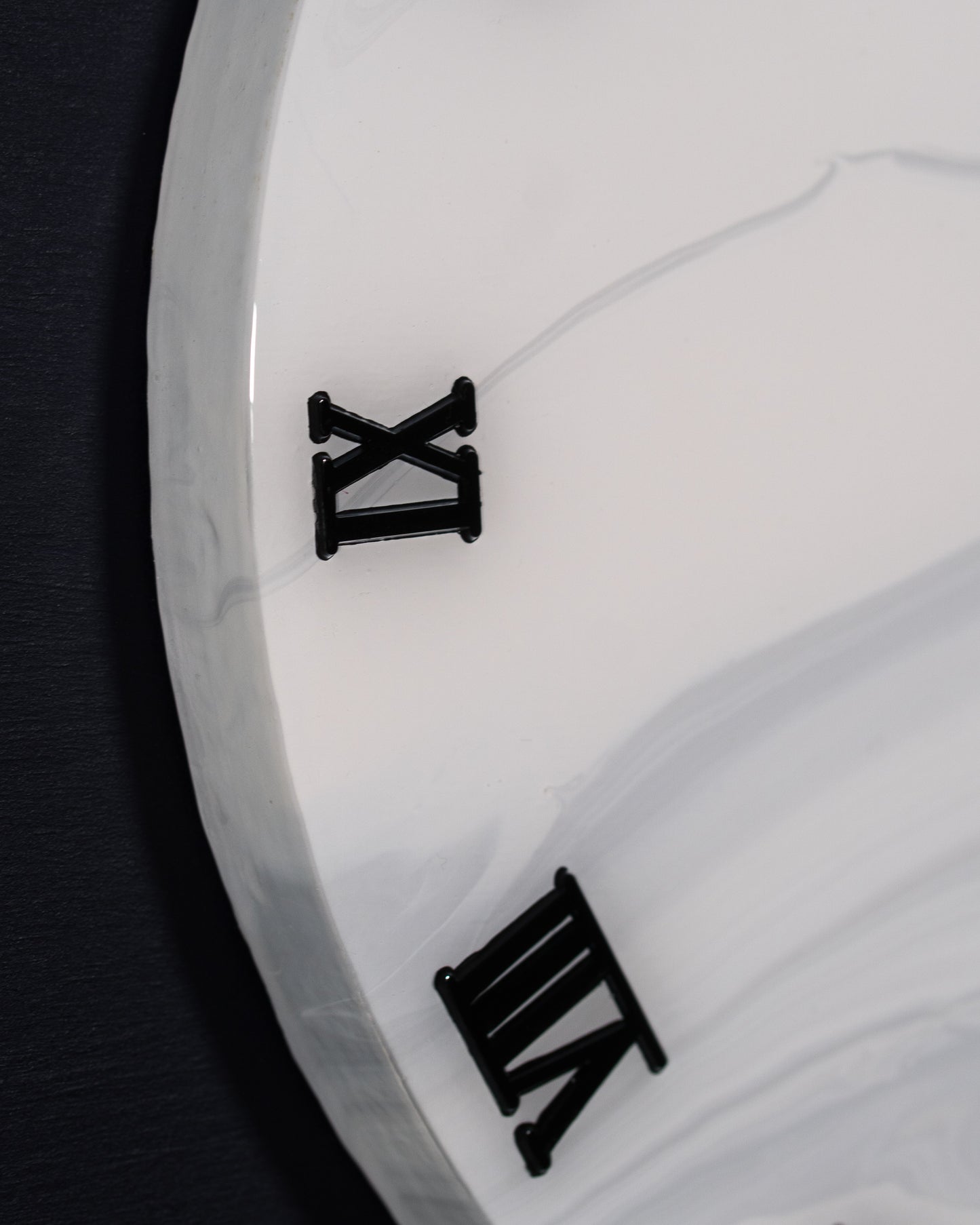 Orologio Da Parete in Legno Resina effetto Marmo Carrara 30 cm di diametro