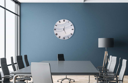 L'eleganza senza tempo dell'Orologio effetto marmo Carrara.
