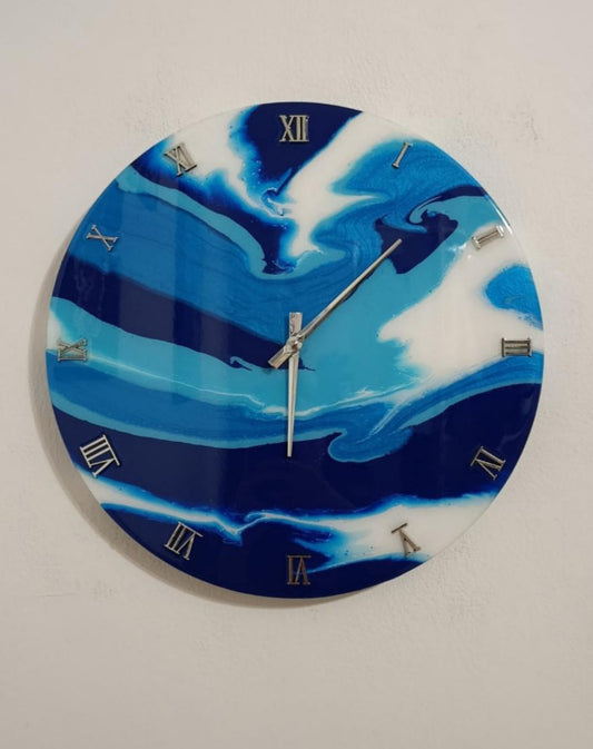 Lavoro su commissione Orologio da Parete in Legno Resina fantasia in Blu