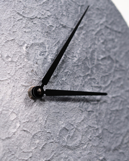 Orologio Da Parete in Legno Gesso effetto Luna 30 cm di diametro