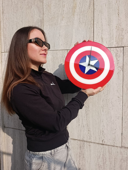 Lavoro su commissione Orologio da Parete in Legno Resina tema Capitan America 30 cm di diametro