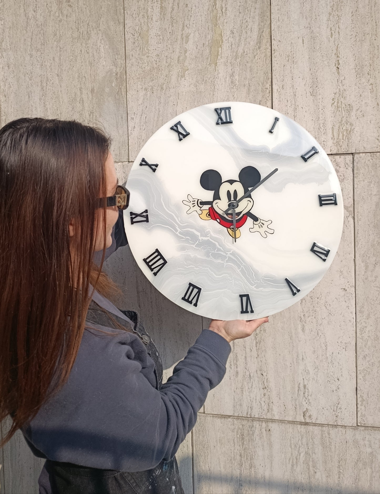 Orologio da Parete in Legno Resina effetto Marmo Carrara con Topolino 50 cm di diametro
